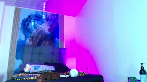 valentina_y_sneiderr online show from April 29, 11:09 pm