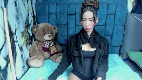 valentinaklean1 online show from June 2, 1:40 am
