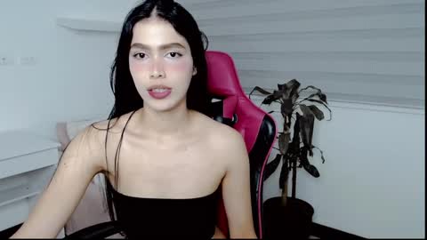 Valentina  online show from May 13, 4:44 am