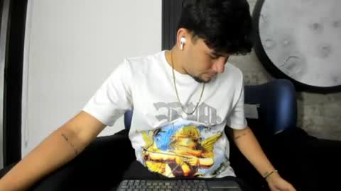 valentino_stonee online show from July 13, 7:28 pm