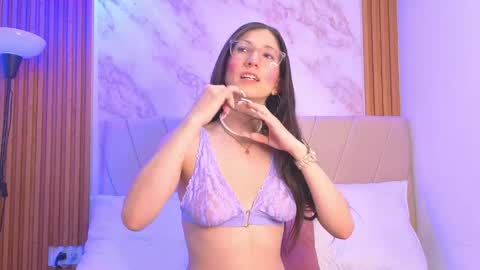 vane_coral online show from May 13, 11:53 am