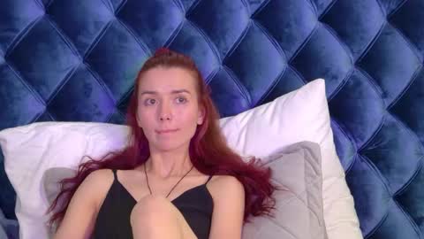 VanessaVienne online show from May 27, 2:08 am