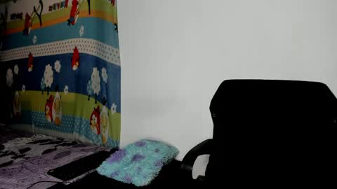 vannellope_vladimir online show from June 1, 1:12 pm