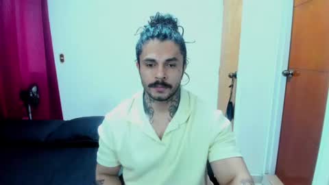 vanvelckan_ online show from July 21, 2:02 am