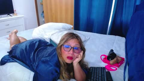 venushot1xx online show from May 29, 12:03 pm