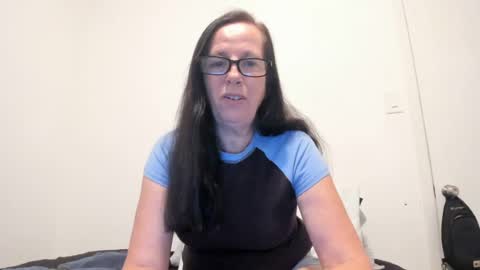 verysassypeachgoddess online show from July 22, 2:14 am