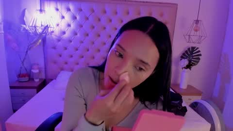 victoria_kitt online show from October 12, 7:05 pm