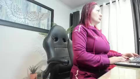 victoriapaker online show from July 13, 11:14 am
