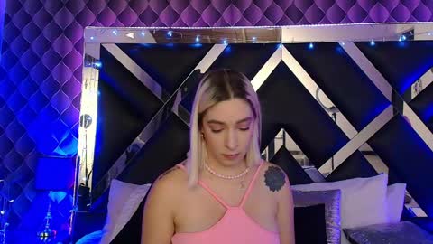 victtoria lee online show from May 15, 11:01 pm