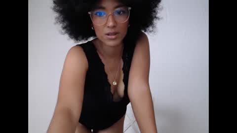 viiolettaaa online show from May 30, 9:46 pm