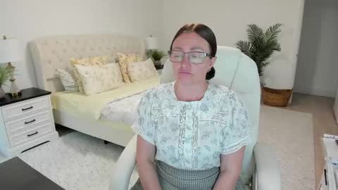 Ukrainian-woman online show from May 12, 5:11 pm