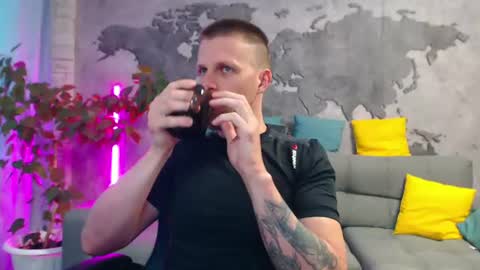 vikingchrisss online show from June 26, 10:32 am