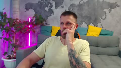 vikingchrisss online show from July 11, 11:13 am