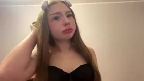 Annie online show from May 31, 7:37 pm