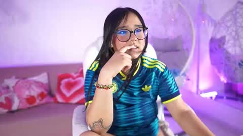 violetjonesx online show from June 17, 11:37 am