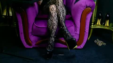 Vivian Reeve online show from May 18, 12:00 pm