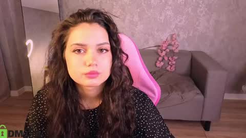 vivien_ross online show from May 13, 1:15 am