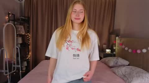Amelia online show from May 30, 7:01 pm