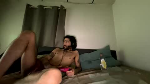 ShootingWebs online show from May 21, 5:03 am