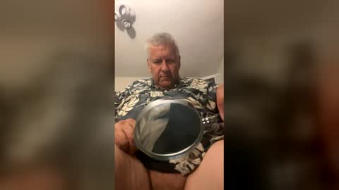 weightroom1958 online show from June 2, 3:19 am