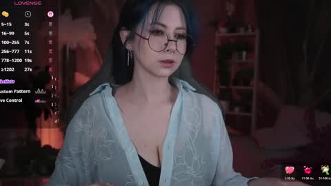 little girl who is always rightLisa online show from May 23, 2:18 am