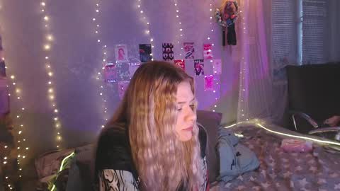 Melania and Mikey online show from May 2, 3:07 pm