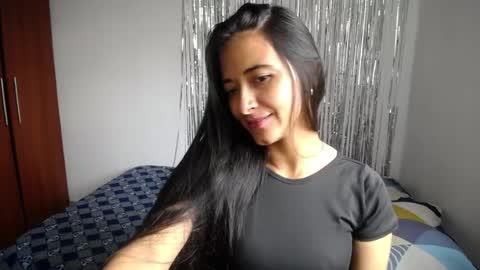 Ilauren online show from May 5, 7:52 pm