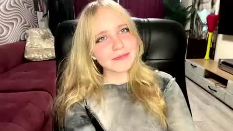 Anny online show from June 19, 11:16 am