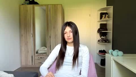 Mari online show from June 18, 9:14 am