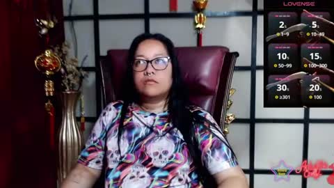 xander_taylor_ online show from July 16, 11:46 am