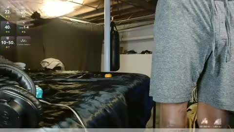 xxxjrstrokesxxx online show from May 9, 1:33 am