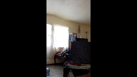 xxxlacylaurent544586 online show from May 17, 6:06 pm