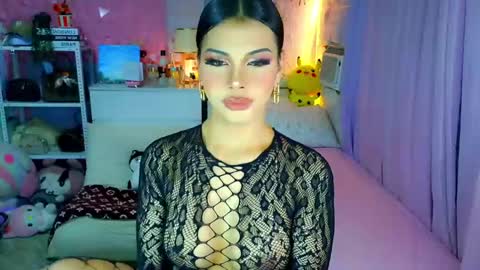 YANG AUDREY LONE online show from May 6, 2:39 am