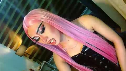 miss yasii online show from May 19, 2:02 pm
