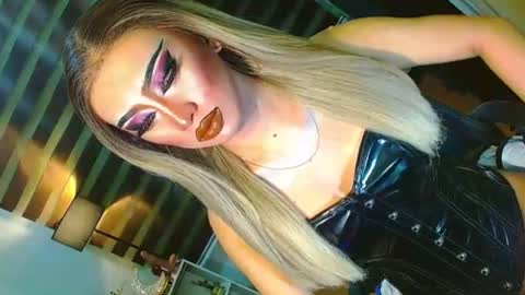 miss yasii online show from June 17, 2:55 pm