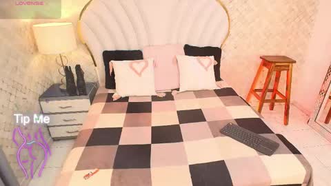  YazminJenner  online show from May 28, 6:11 am