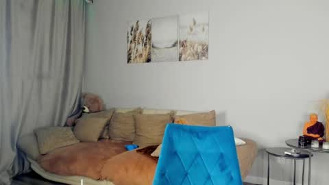 Camilla online show from May 14, 3:54 pm