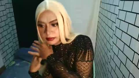 Pixie online show from May 26, 4:02 pm