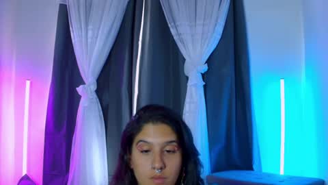 Karolyne online show from June 4, 8:15 pm