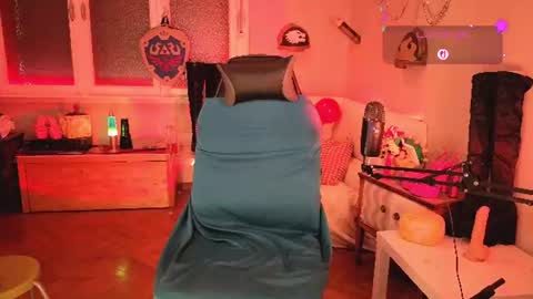 zesty_peach online show from June 29, 4:28 pm