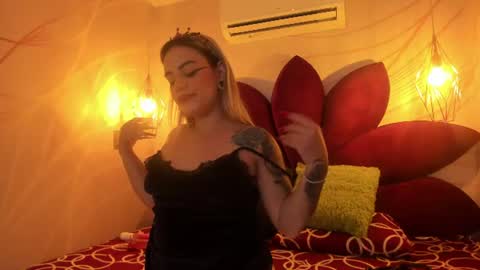 zihaadams_ online show from June 17, 3:11 am