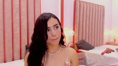 Zoe Monrow online show from May 24, 1:50 pm