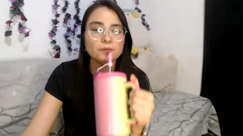 Zoe online show from August 7, 2:32 am