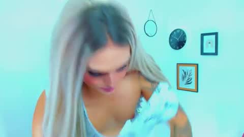 zoeschmmit online show from July 3, 3:44 am