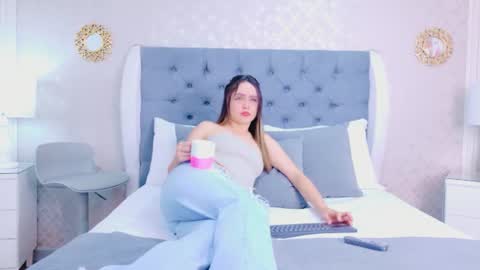 ZoeWilliis online show from June 22, 11:06 am