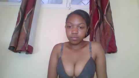 zyraelle_01 online show from April 22, 6:53 am