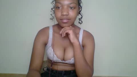 zyraelle_01 online show from May 11, 4:04 pm