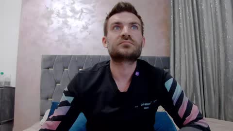 10in_deluxe online show from April 12, 3:49 pm