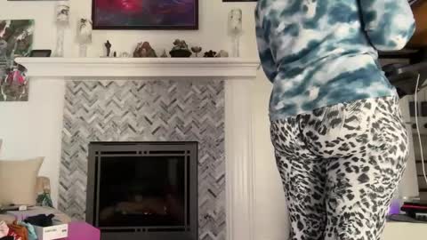 Aurora Willows online show from March 6, 1:57 pm