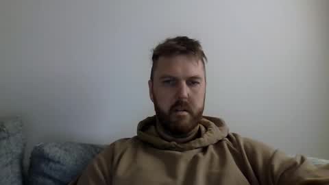 123holt123 online show from April 28, 8:02 pm